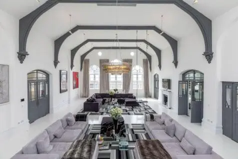 6 bedroom Detached for sale
