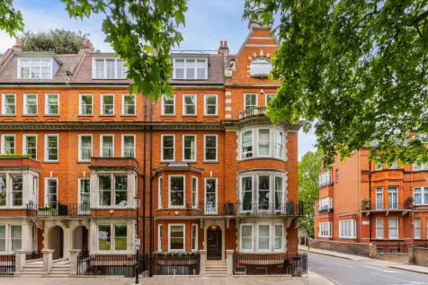 6 bedroom House for sale
