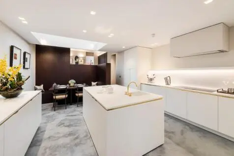 6 bedroom Terraced for sale