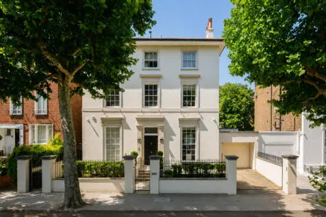 5 bedroom Detached for sale