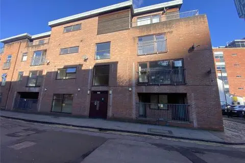 3 bedroom flat for sale