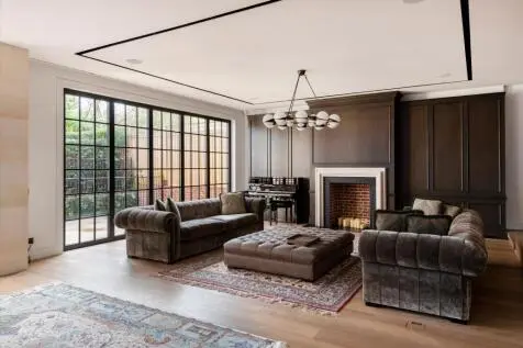 6 bedroom Detached for sale