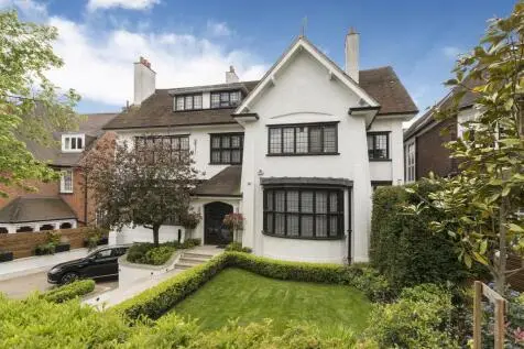 9 bedroom Detached for sale