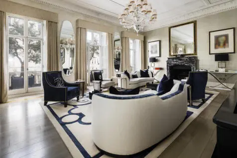 6 bedroom Town House for sale