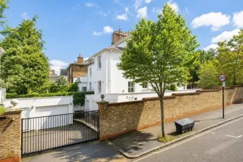 6 bedroom House for sale