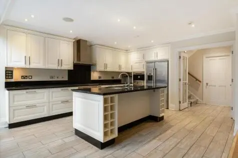 6 bedroom Terraced to rent