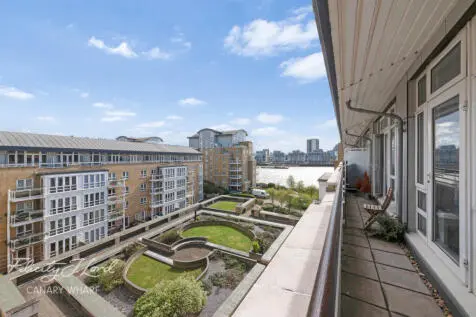 3 bedroom Maisonette for sale