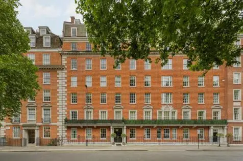 5 bedroom Apartment for sale