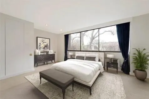 8 bedroom House for sale