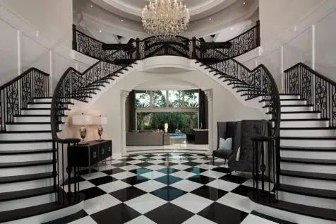 7 bedroom Detached for sale
