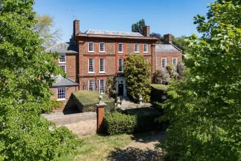 10 bedroom Detached for sale