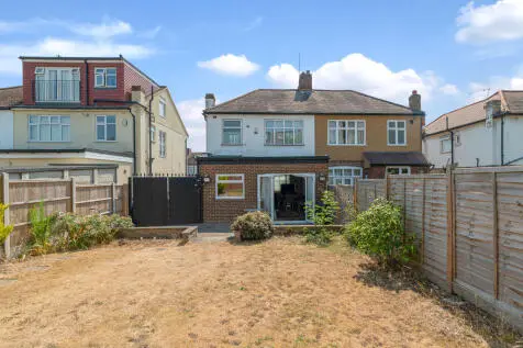 3 bedroom Semi-Detached to rent