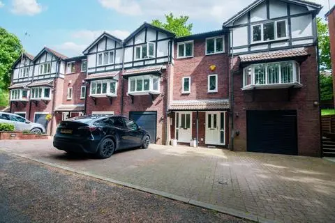 4 bedroom townhouse for sale