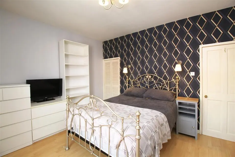 2 bedroom house for sale