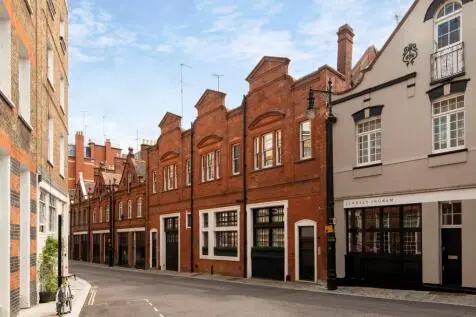 6 bedroom House for sale